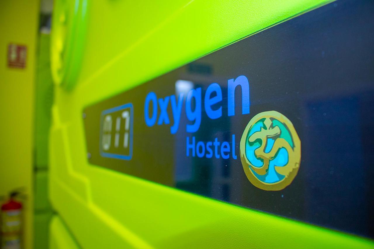 Oxygen Hostel Capsula Мадрид Екстериор снимка
