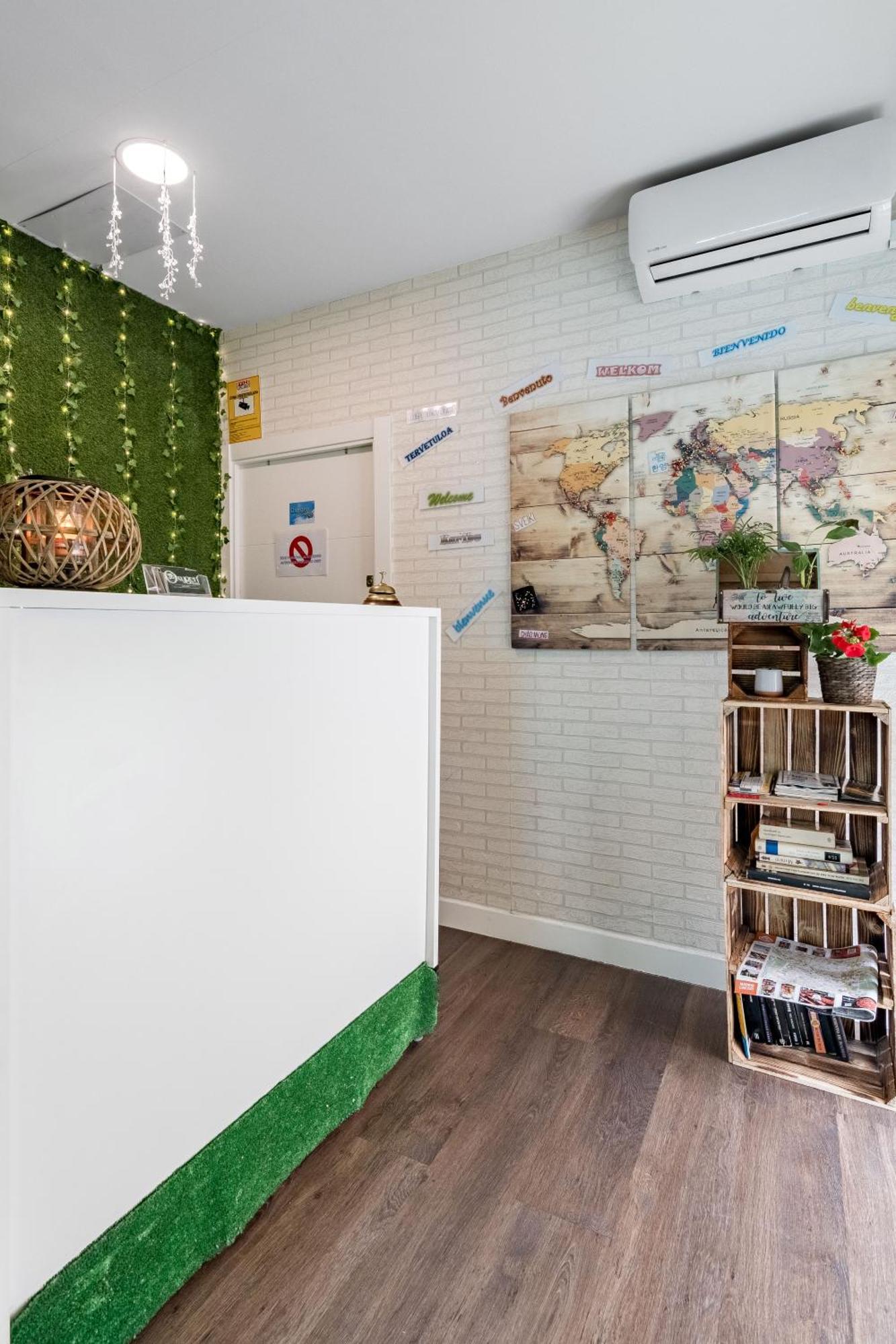 Oxygen Hostel Capsula Мадрид Екстериор снимка